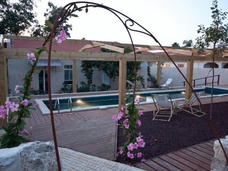 Smadar Inn Zikhron Ya'akov Exterior photo